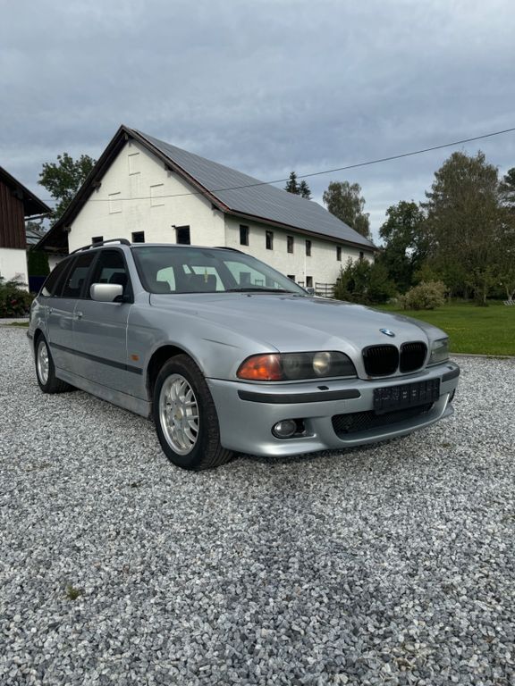 BMW 525 594.726 km 699 € Baierbach /Landshut 84171