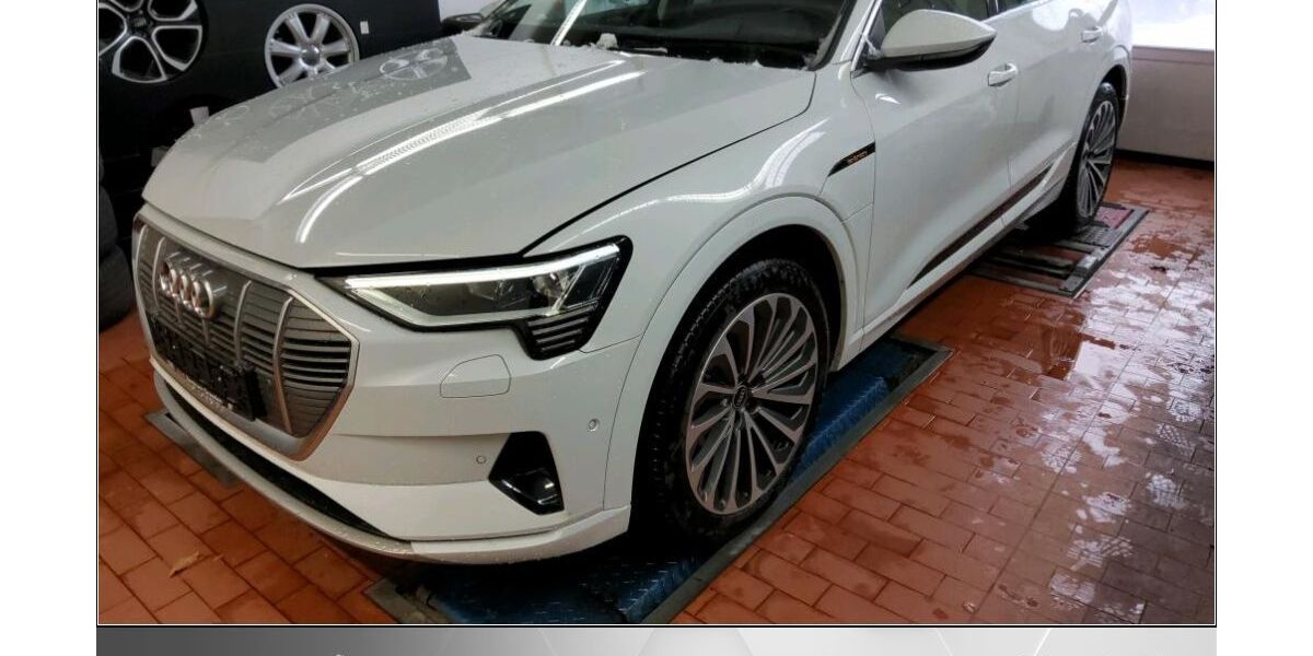 Audi e-tron 9.986 km 30.970 &euro; Helmstedt 38350