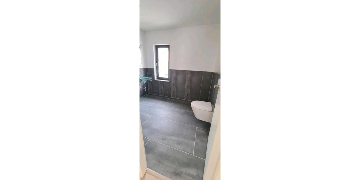 Einfamilienhaus Leidersbach - 5 Zimmer, 143 m&sup2;, 1.900&euro; | Angebot:26126456