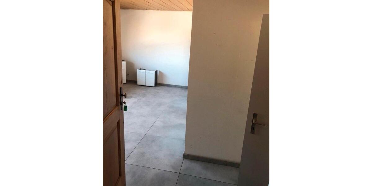 Dachgeschoßwohnung Düren - 5 Zimmer, 90 m&sup2;, 160.000&euro; | Angebot:25576402