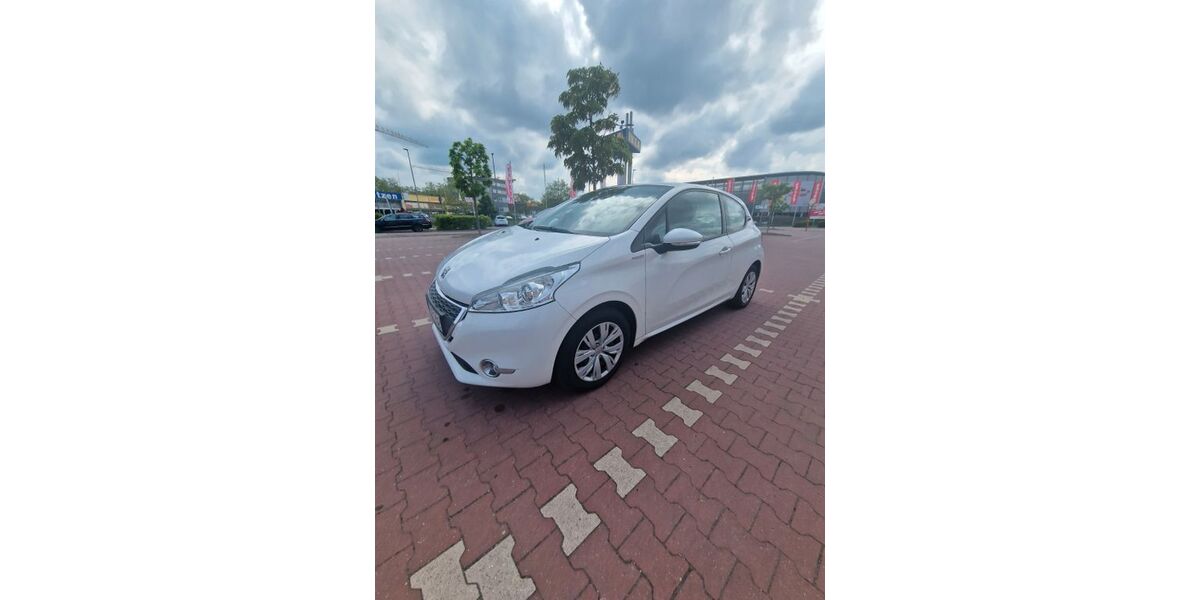 Peugeot 208 89.700 km 3.600 &euro; Dallgow-Döberitz 14624
