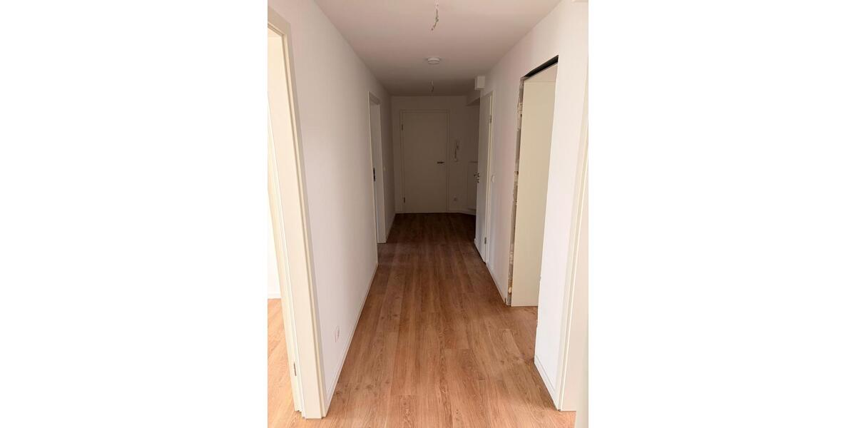 Dachgeschoßwohnung Cottbus - 3 Zimmer, 97 m&sup2;, 1.150&euro; | Angebot:26443930