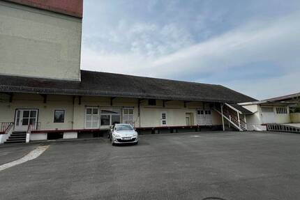 Gewerbeobjekt mit Büros und großer Freifläche 1 zimmer