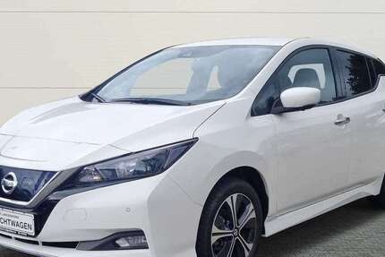 Nissan Leaf 22.363 km 17.860 &euro; Hamburg 22419