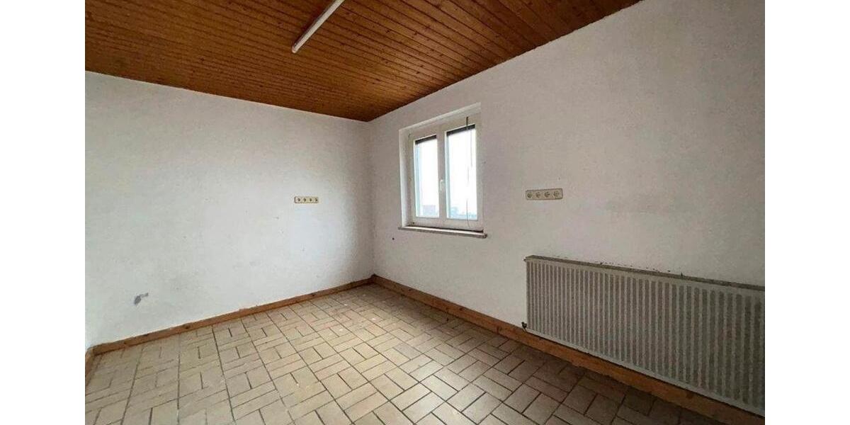 Einfamilienhaus Nordhalben - 8 Zimmer, 200 m&sup2;, 1.300&euro; | Angebot:26480770