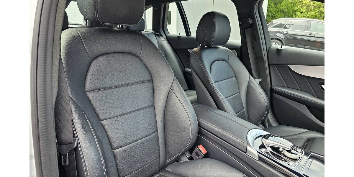 Mercedes-Benz C 200 d T AMG Line LED LEDER NAVI AHK AUS 2.HAND 27.850 km 29.990 &euro; Löhne 32584