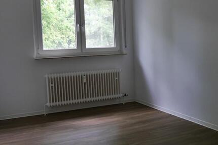 Schöne 3-Zimmer-Wohnung mit Tageslichtbad und Balkon in Hanau-Großauheim zu vermieten zimmer