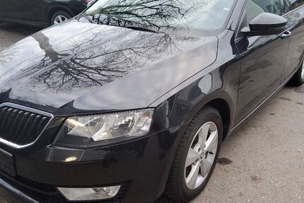 Skoda Octavia 82.000 km 12.600 &euro; Boms 88361