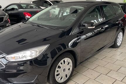 Ford Focus 37.000 km 7.999 &euro; Detmold 32756