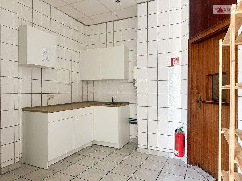 Gewerbeobjekt Kirchberg Burkersdorf - 3 Zimmer, 330&euro; | Angebot:25374665