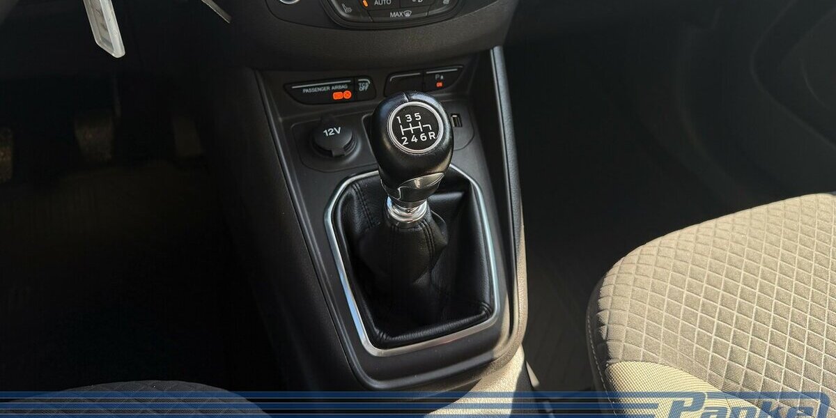 Ford Tourneo Courier Titanium*1-Hand*SHZ*AppLink*USB* 94.810 km 10.600 &euro; Berlin 13187
