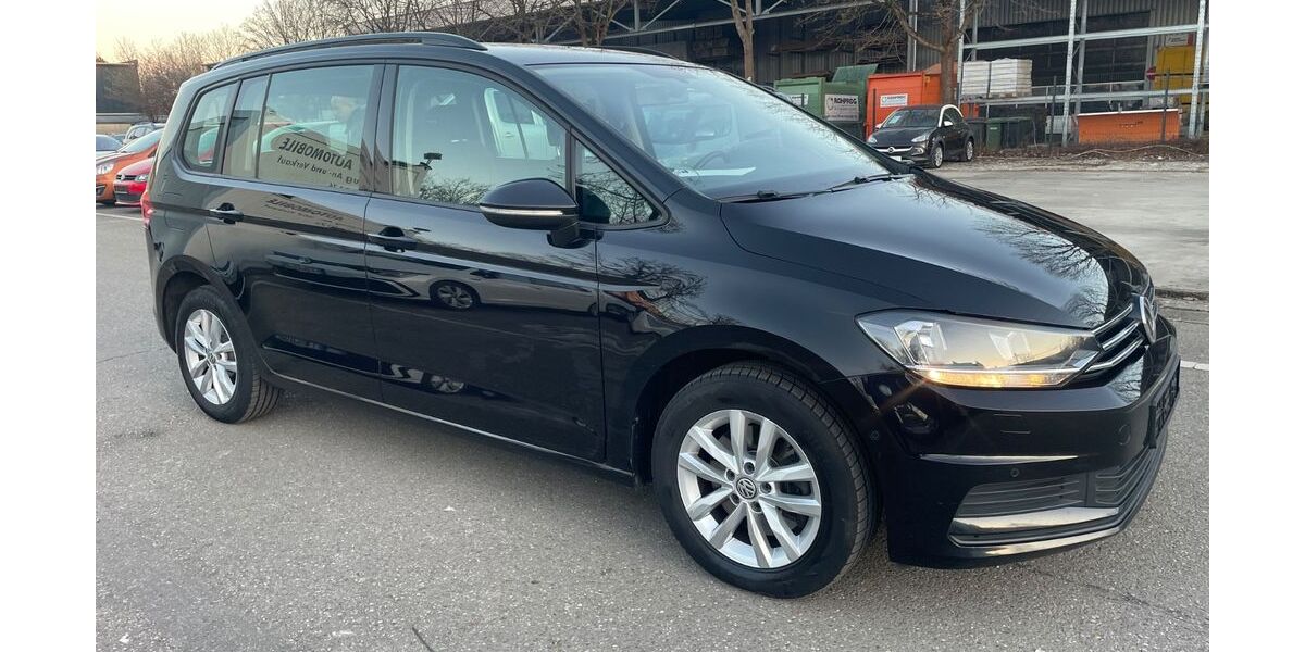 VW Touran 129.354 km 16.900 &euro; München 81243
