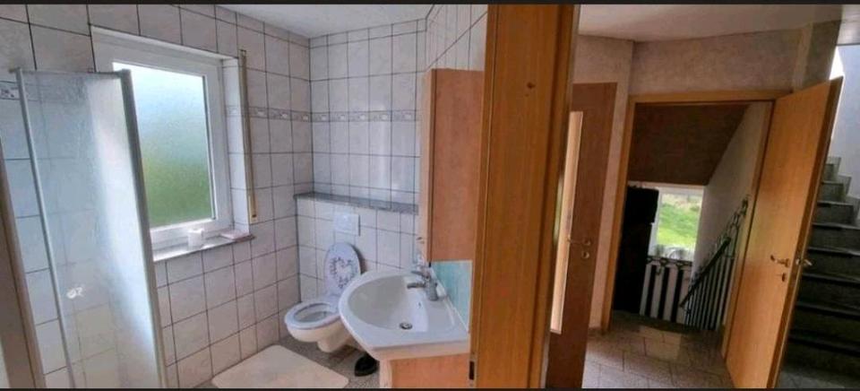 Mehrfamilienhaus, Wohnhaus Sontra - 9 Zimmer, 270 m&sup2;, 395.000&euro; | Angebot:26960073
