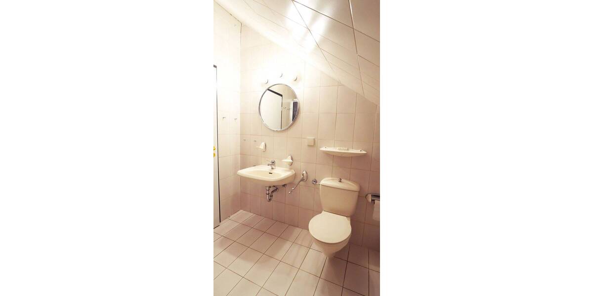 Zimmer Zierenberg - 2 Zimmer, 72 m&sup2;, 600&euro; | Angebot:26188081