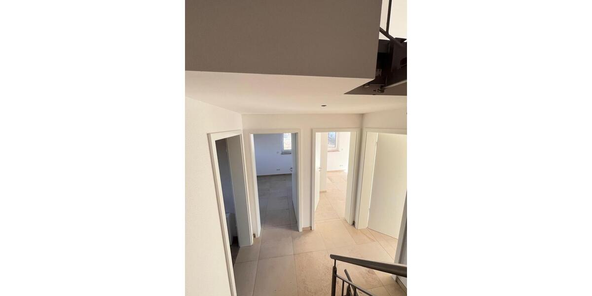 Doppelhaushälfte Egmating - 7 Zimmer, 174 m&sup2;, 2.600&euro; | Angebot:25384338