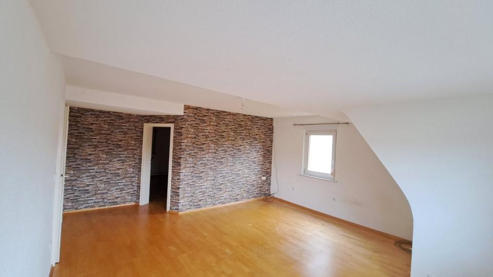 Einfamilienhaus Straubenhardt - 4 Zimmer, 92 m&sup2;, 1.100&euro; | Angebot:23734379