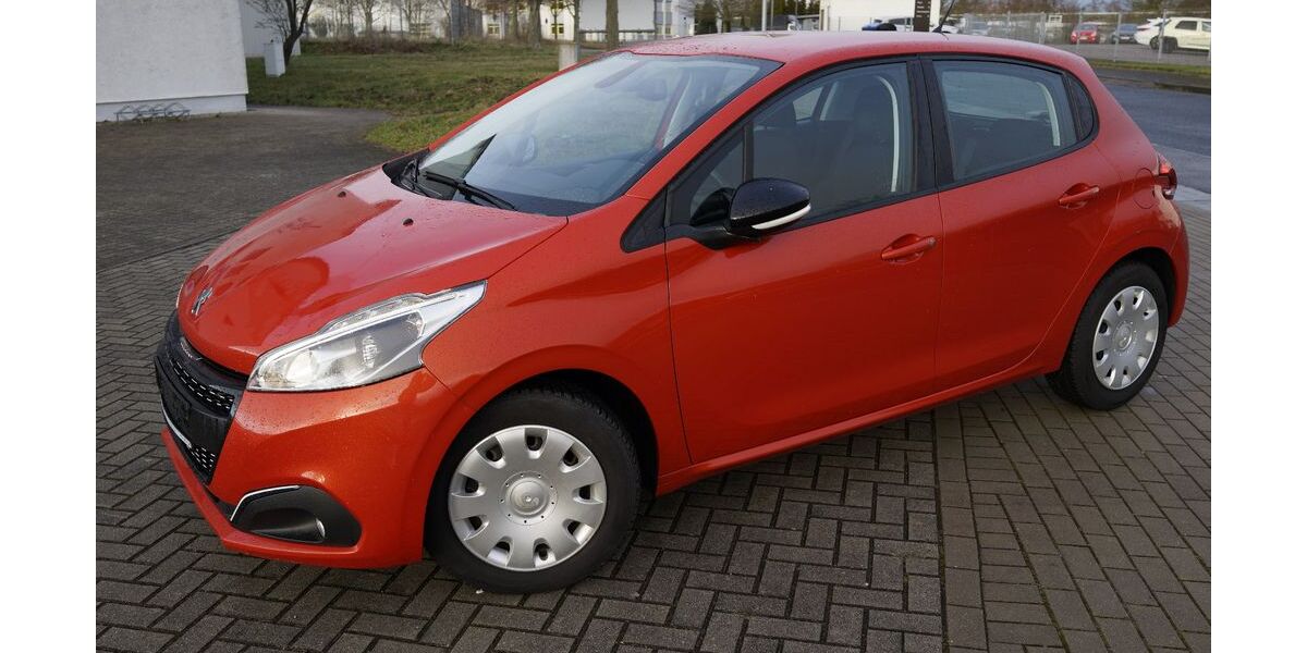 Peugeot 208 109.800 km 6.499 &euro; Bitterfeld 06749