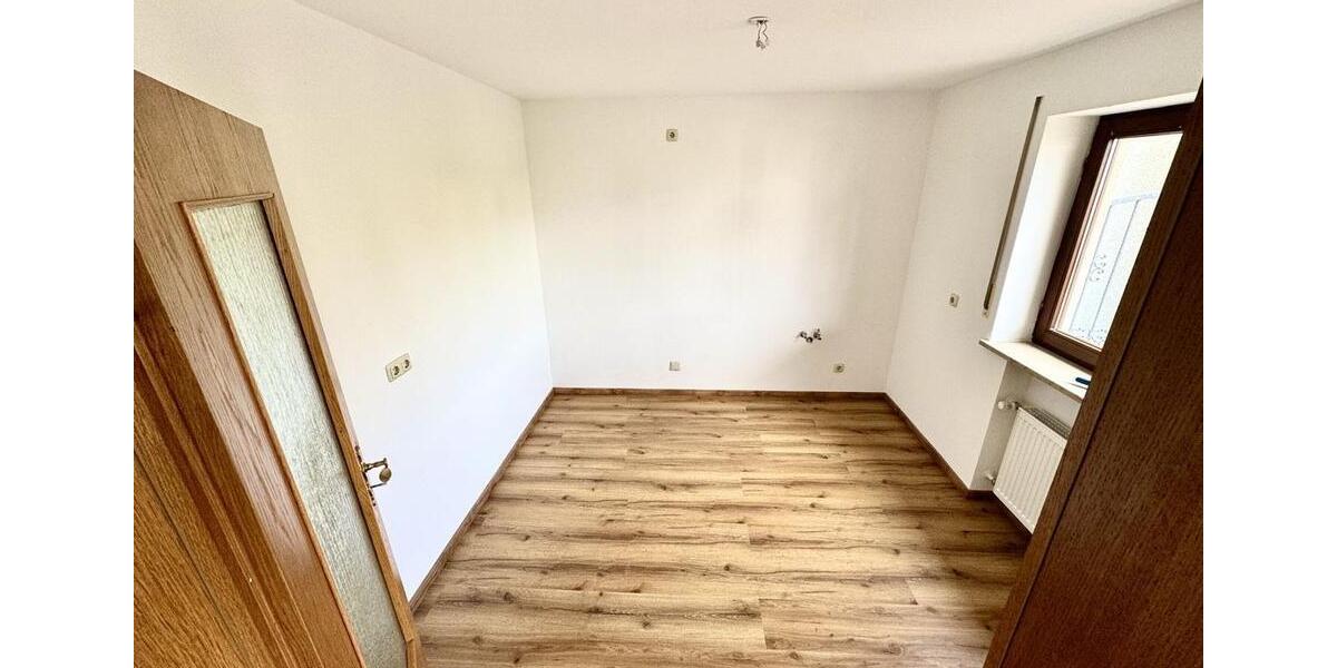 Doppelhaushälfte Augsburg Lechhausen - 6.5 Zimmer, 152 m&sup2;, 1.950&euro; | Angebot:26338323