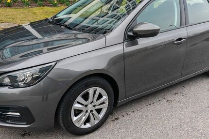 Peugeot 308 80.000 km 9.890 &euro; Garching bei München 85748