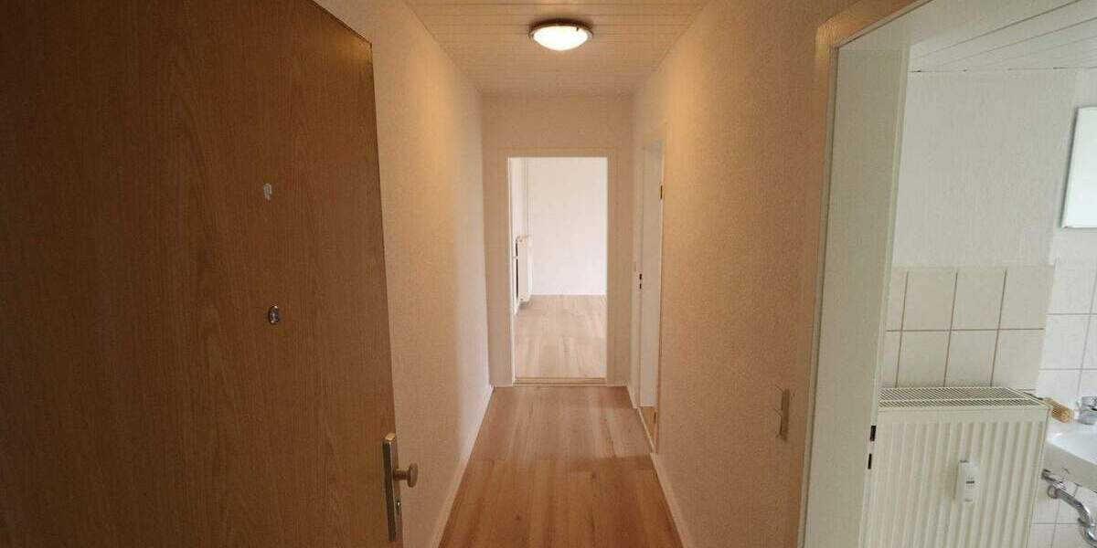 Etagenwohnung Seegebiet Mansfelder Land Röblingen am See - 2 Zimmer, 50 m&sup2;, 325&euro; | Angebot:25568471