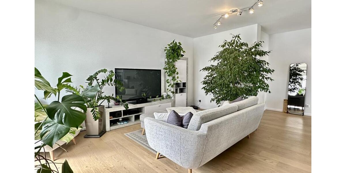 Ihr neues Zuhause! Neuwertige 3-Zi-Wohnung mit zwei Balkonen, EBK 3 zimmer