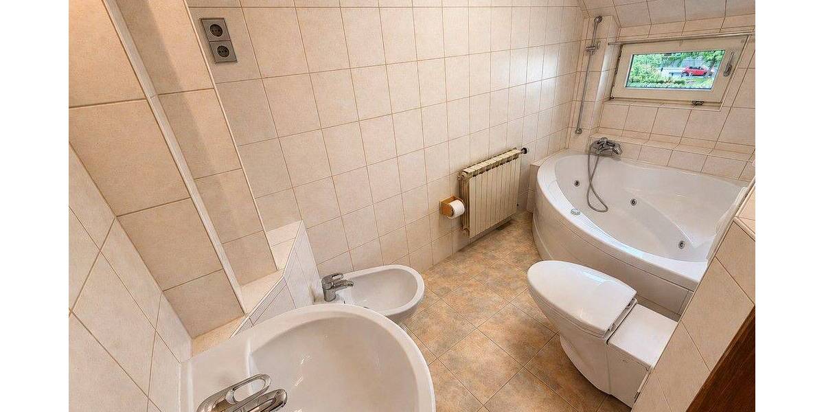 Doppelhaushälfte Gunzenhausen - 6 Zimmer, 115 m&sup2;, 325.000&euro; | Angebot:26804480