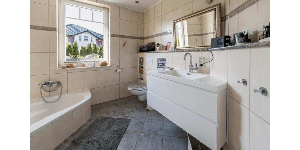 Einfamilienhaus Loxstedt - 6.5 Zimmer, 225 m&sup2;, 565.000&euro; | Angebot:26774892