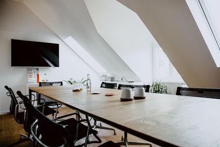 BÜRO – 235 m² – EXKLUSIV – HISTORISCHER CHARME – 6 RÄUME – EINBAUKÜCHE – 1A-LAGE IM HBF Witten – PARKETT – GLASWÄNDE – opt. STELLPLÄTZE zimmer