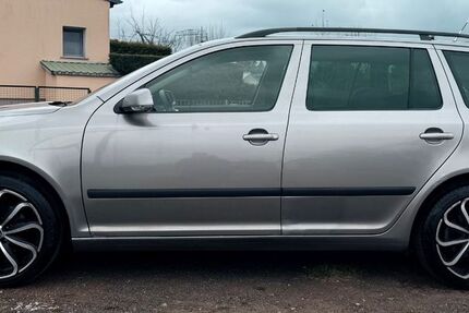 Skoda Octavia 375.000 km 2.499 &euro; Weißenfels 06667