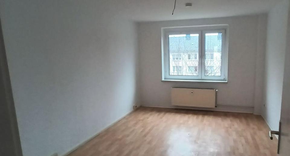 Hochparterre Bad Lobenstein - 3 Zimmer, 58 m&sup2;, 395&euro; | Angebot:26504982