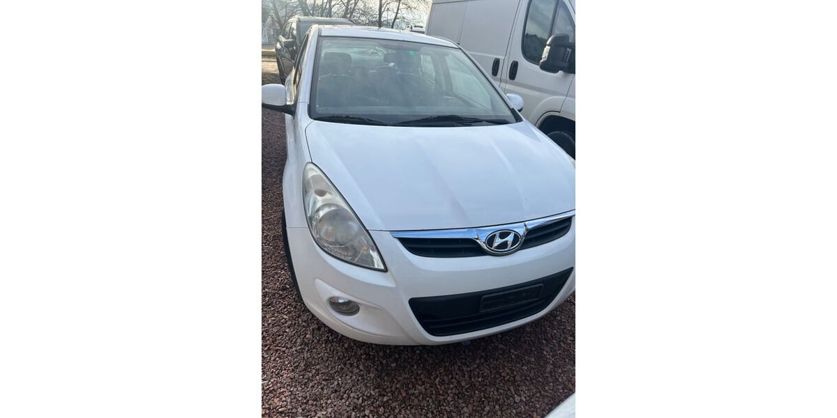 Hyundai i20 271.000 km 2.850 &euro; Steinen 79585