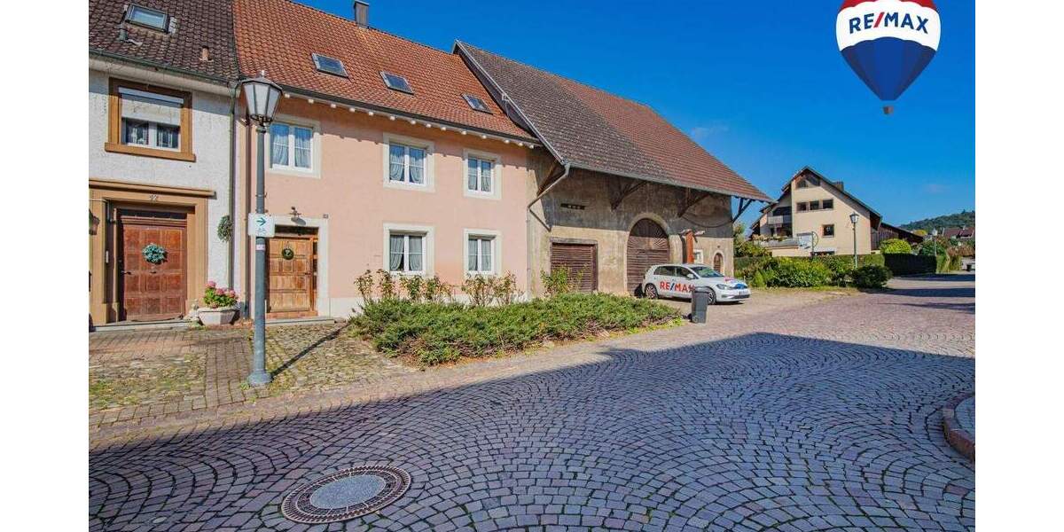 Historisches Einfamilienhaus mit Scheune - für Liebhaber von Antiquitäten und Details in Reckingen 1 zimmer