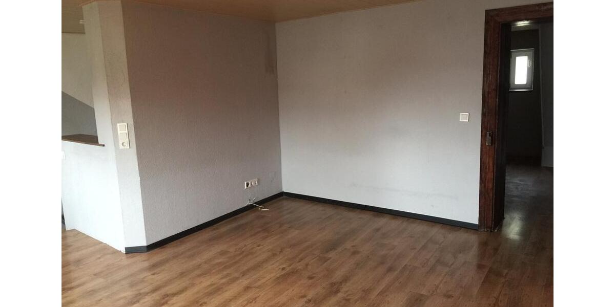 Etagenwohnung Mandelbachtal - 5 Zimmer, 150 m&sup2;, 800&euro; | Angebot:24597930
