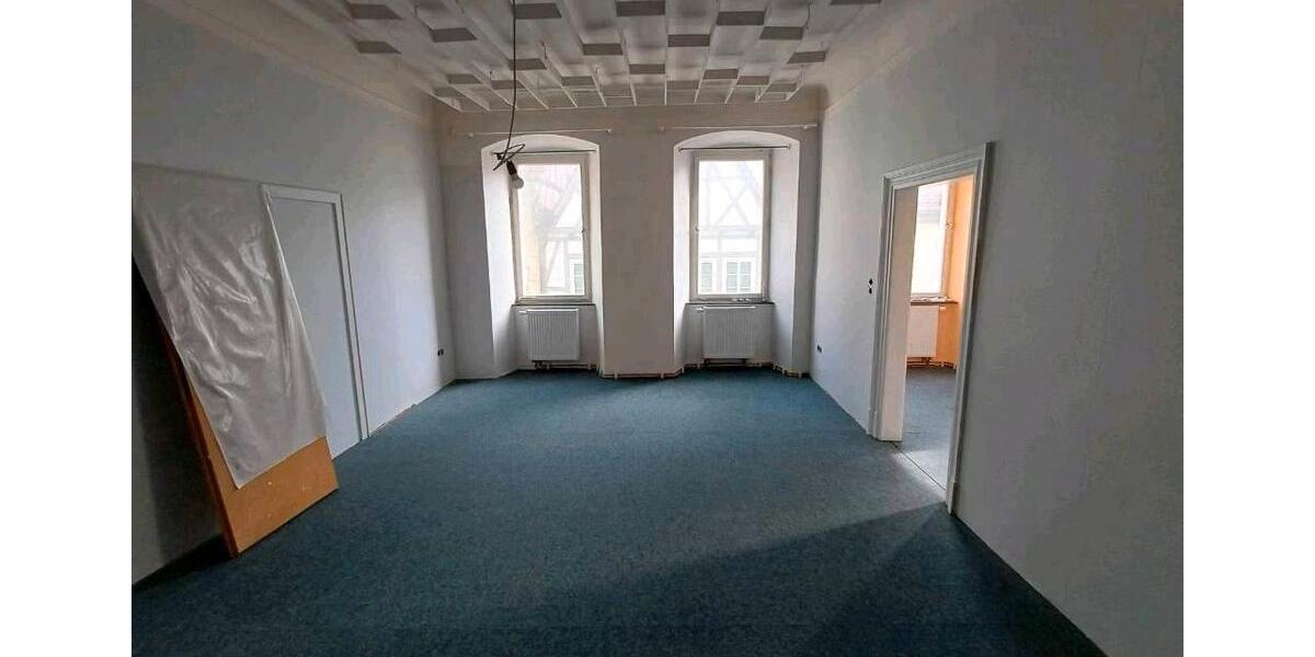 Etagenwohnung Kitzingen - 3 Zimmer, 110 m&sup2;, 1.100&euro; | Angebot:26221393