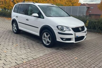VW Touran 136.681 km 7.499 € Auengrund OT Merbelsrod 98673