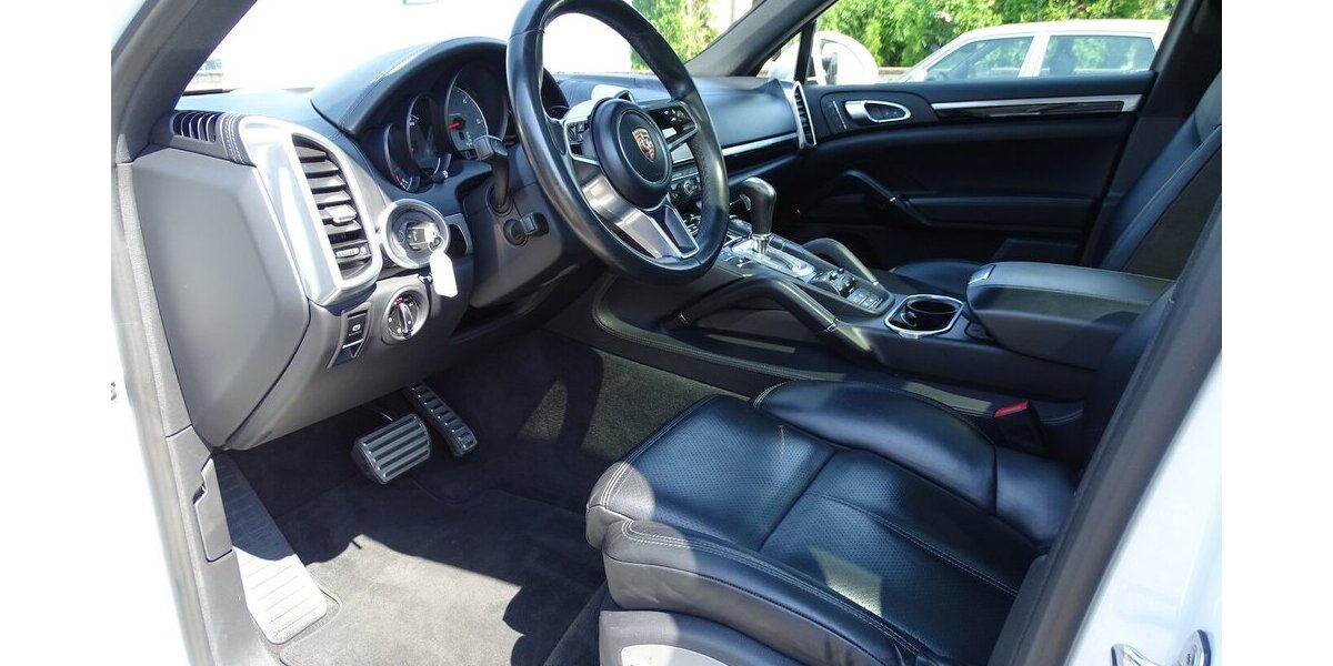 Porsche Cayenne S 4,2l Diesel Pano, Navi, 21 Zoll, Standhe 229.443 km 23.890 &euro; Rodgau 63110