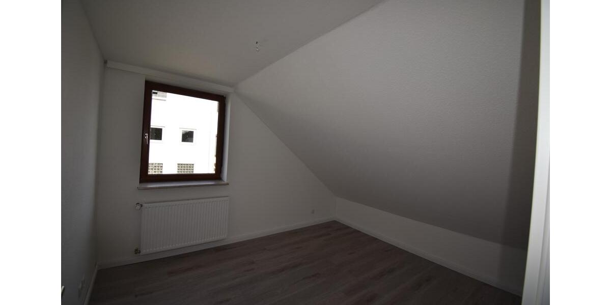 Dachgeschoßwohnung Barmstedt - 3 Zimmer, 64 m&sup2;, 900&euro; | Angebot:26652142