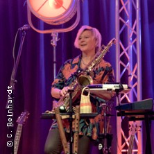 Missy Canis - eine multiinstrumentale One Woman Music Show