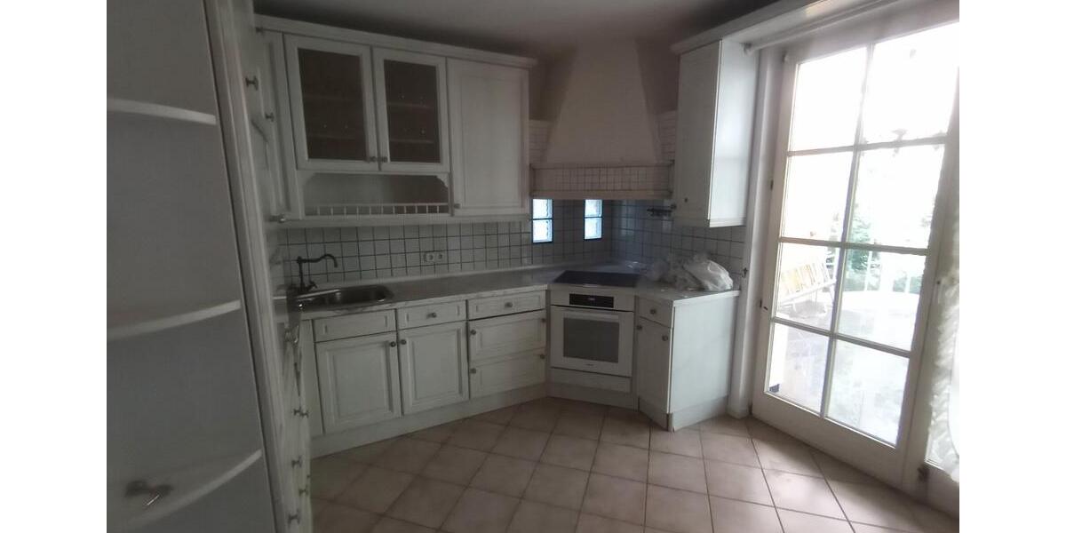 Einfamilienhaus Ranstadt - 9 Zimmer, 280 m&sup2;, 490.000&euro; | Angebot:27083584