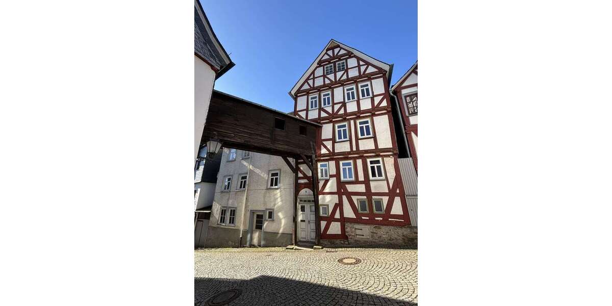 Haus zum Kaufen in Herborn 120.000 € 146 m² 6 zimmer