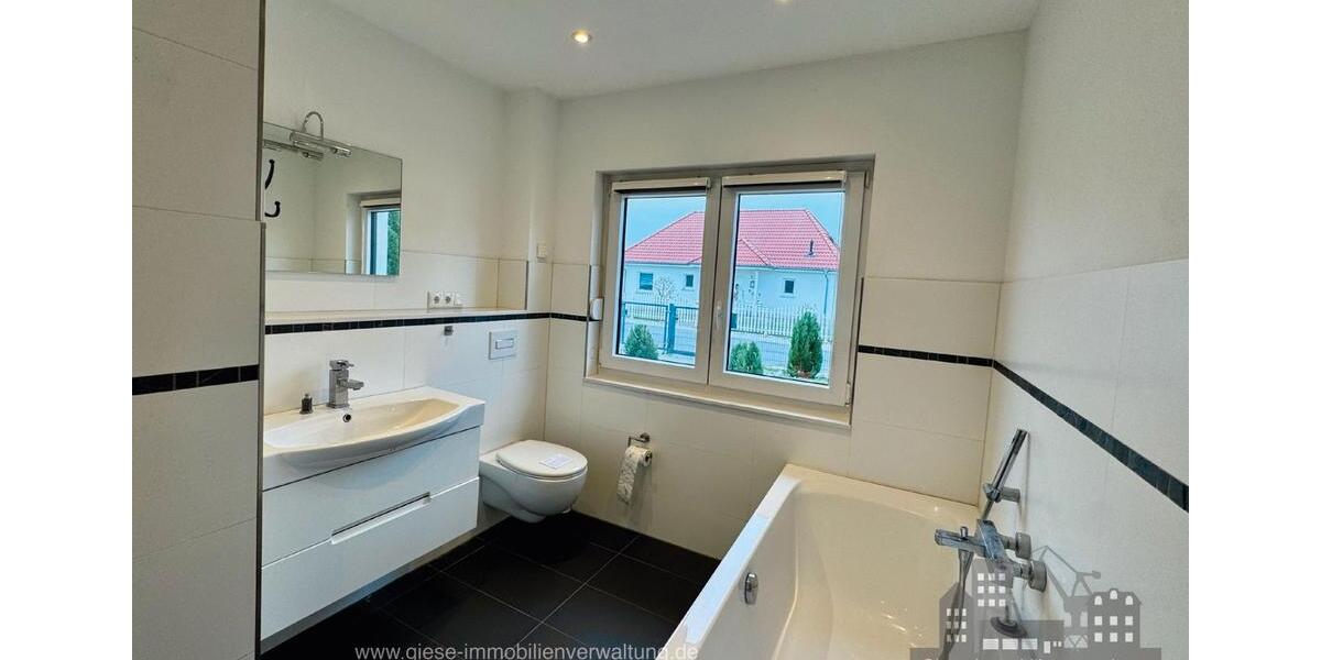 Einfamilienhaus Velten - 4 Zimmer, 100 m&sup2;, 2.400&euro; | Angebot:26125372