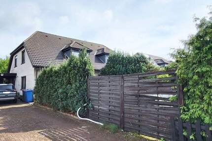 Ruhige Wohnlage: Doppelhaushälfte mit Garten und Carport 4 zimmer
