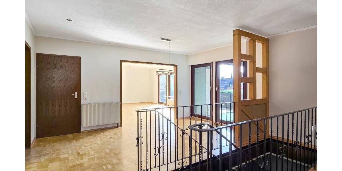 Einfamilienhaus Haßfurt Uchenhofen - 8 Zimmer, 230 m&sup2;, 329.900&euro; | Angebot:26128822