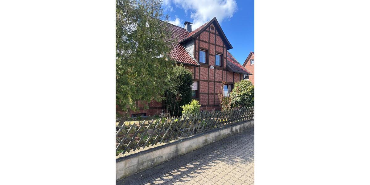 Einfamilienhaus Rehburg-Loccum Loccum - 8 Zimmer, 237 m&sup2;, 400.000&euro; | Angebot:26040511