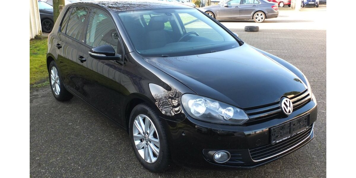 VW Golf STYLE TIPTRONIC KLIMAAUT 5-TÜRIG PARKPILOT 146.255 km 8.408 &euro; Köln 50858
