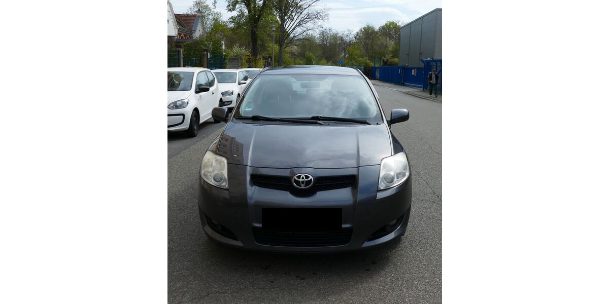 Toyota Auris 173.990 km 3.500 &euro; Dresden 01159
