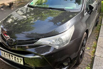 Toyota Avensis 183.000 km 9.500 &euro; Wiesbaden 65195