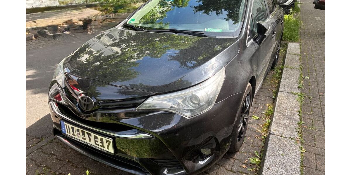 Toyota Avensis 183.000 km 9.500 &euro; Wiesbaden 65195