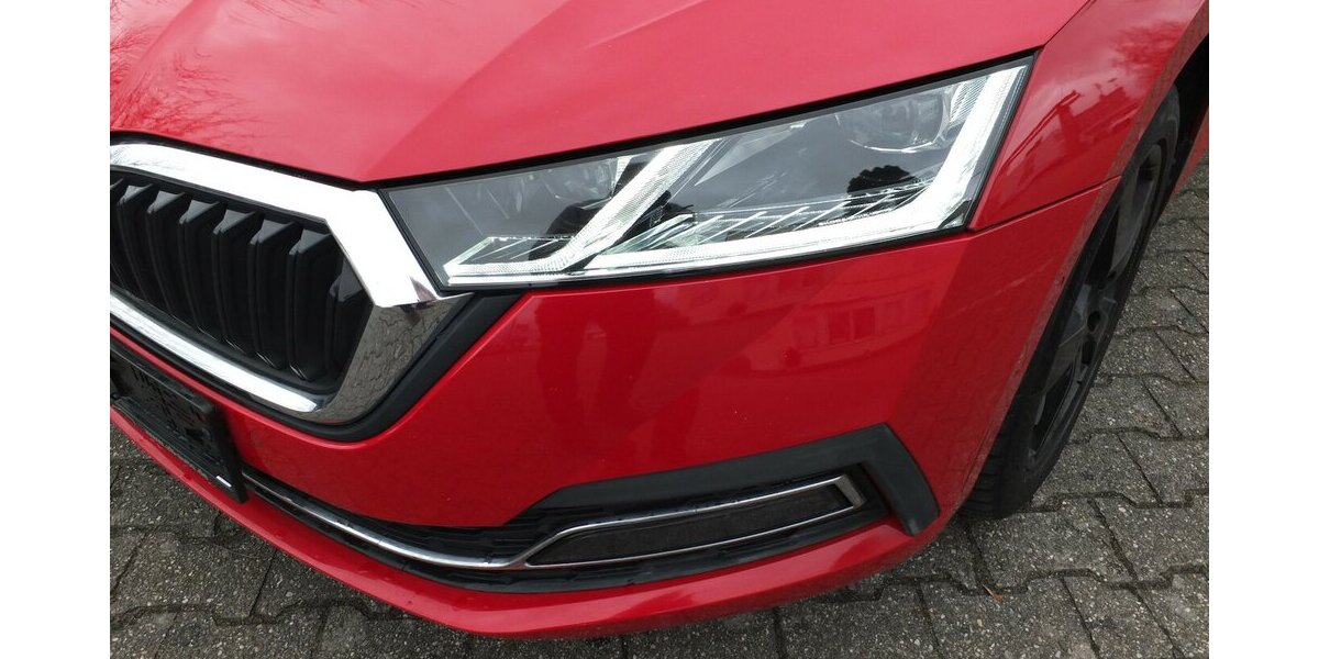 Skoda Octavia KUNDENAUFTRAG: STYLE NAVI BLUETOOTH PARKPI 53.254 km 18.998 &euro; Köln 50858