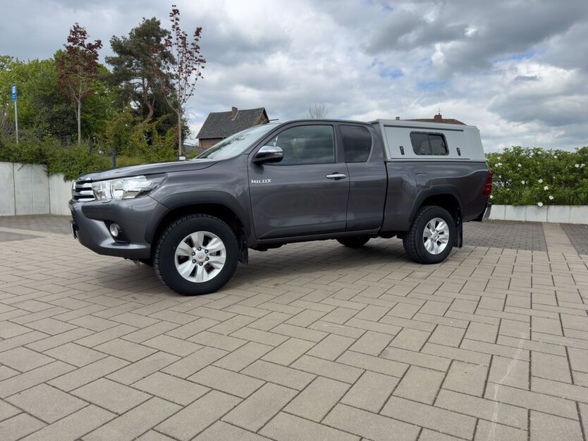 Toyota Hilux 9.900 km 41.000 € Wachtberg 53343